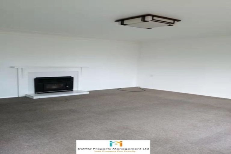 Photo of property in 165 Edmonton Road, Te Atatu South, Auckland, 0610