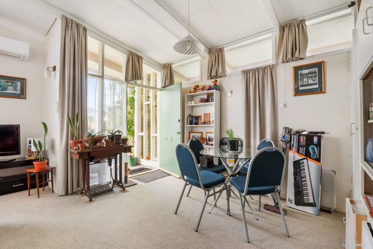 Photo of property in 17 Rock Isle Road, Torbay, Auckland, 0630