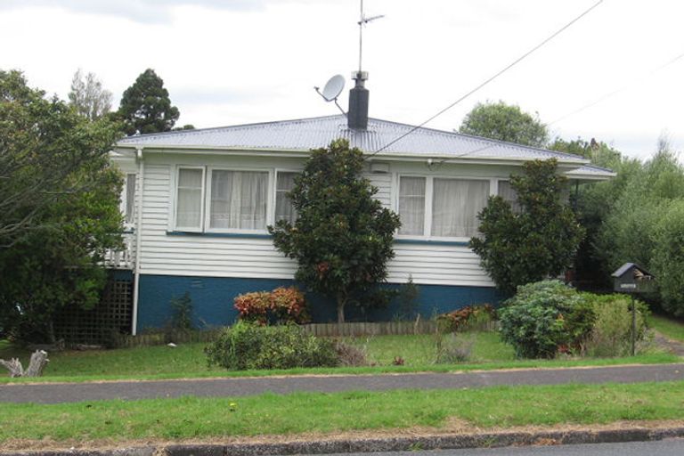 Photo of property in 39 Kelwyn Road, Kelston, Auckland, 0602