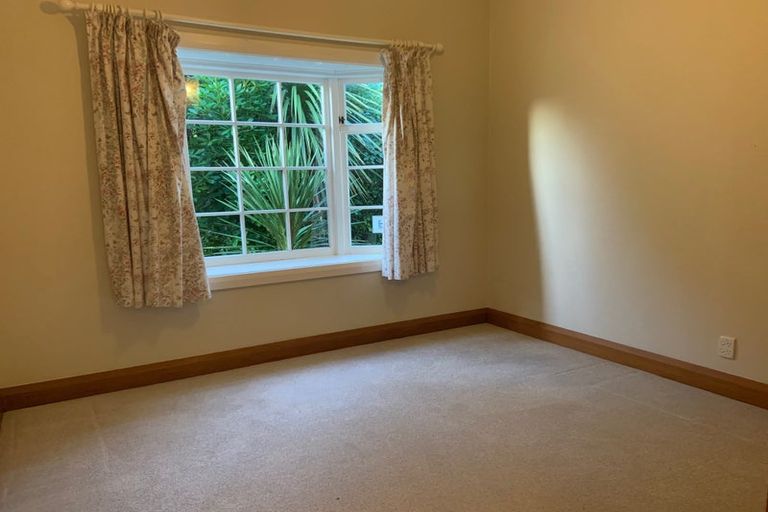 Photo of property in 32 Harland Street, Brooklyn, Wellington, 6021