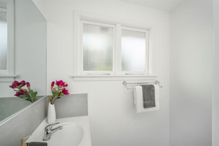 Photo of property in 53 Greendale Avenue, Avonhead, Christchurch, 8042