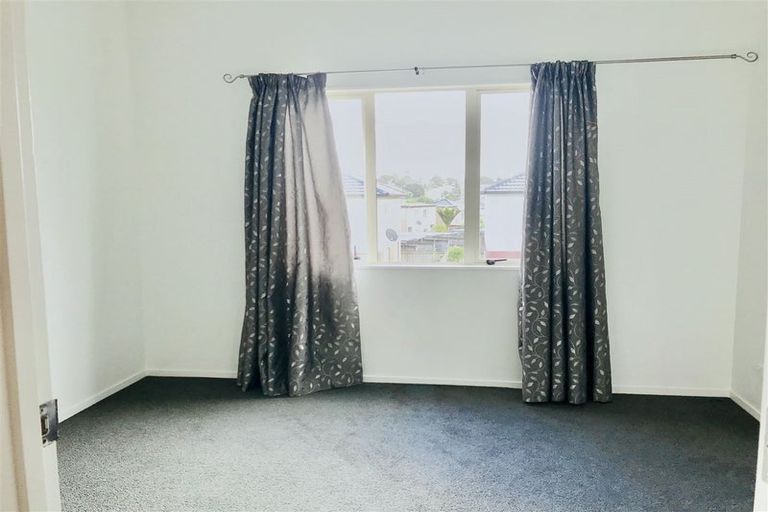 Photo of property in 4 Brashier Circle, Sunnyvale, Auckland, 0612