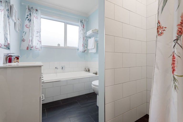 Photo of property in 22 Ruge Court, Cambridge, 3434