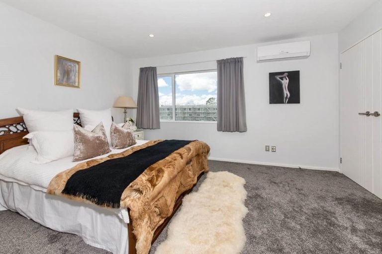 Photo of property in 85 Bordeaux Parade, Te Atatu South, Auckland, 0610