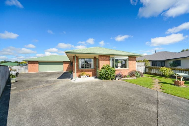 Photo of property in 6 Almond Grove, Feilding, 4702