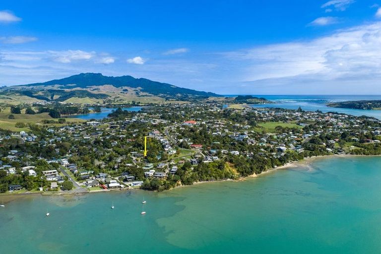 Photo of property in 3 Cambrae Road, Raglan, 3225