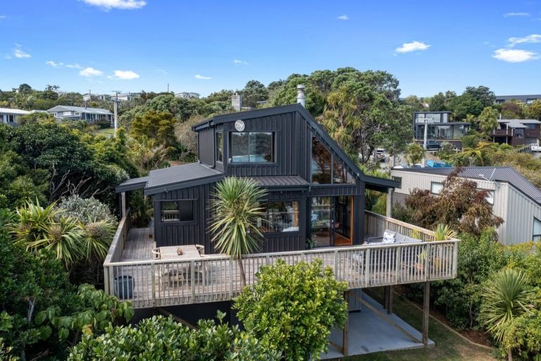 Photo of property in 4 Hillside Crescent, Leigh, 0985