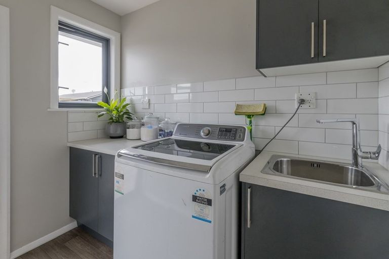 Photo of property in 14 Quinn Road, Levin, 5510