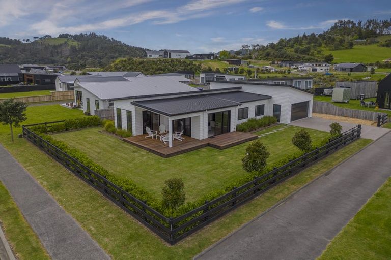Photo of property in 23 Navigation Drive, Cooks Beach, Whitianga, 3591