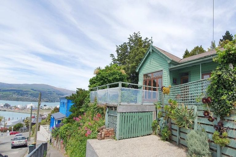 Photo of property in 19 Voelas Road, Lyttelton, 8082