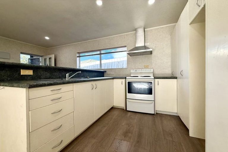 Photo of property in 22 Millstream Drive, Henderson, Auckland, 0610