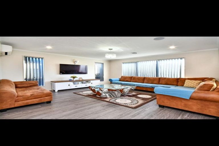 Photo of property in 18 Sapwood Crescent, Takanini, 2110