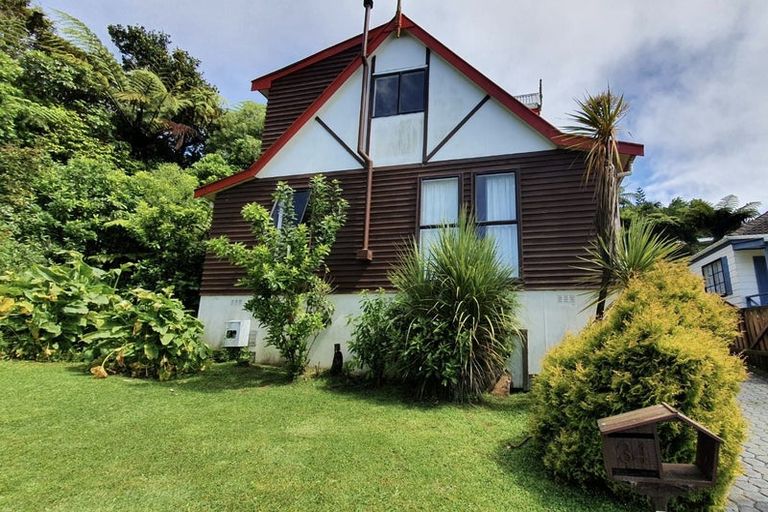 Photo of property in 34 Pekanga Road, Normandale, Lower Hutt, 5010