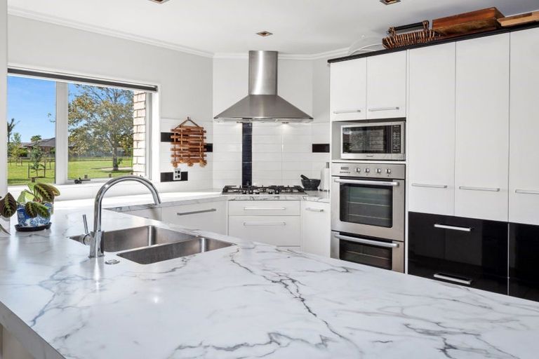 Photo of property in 72 Oriental Parade, Papamoa Beach, Papamoa, 3118