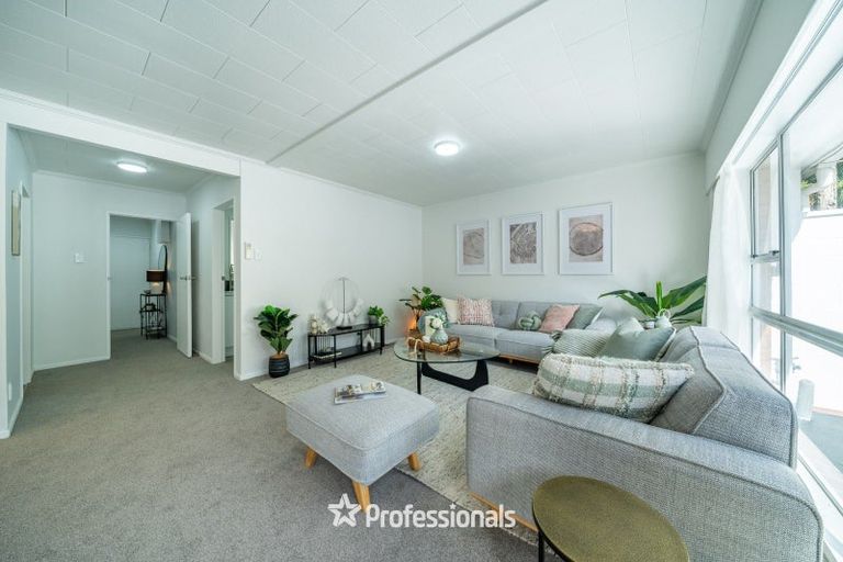 Photo of property in 8b Wai-iti Crescent, Woburn, Lower Hutt, 5010