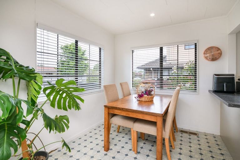 Photo of property in 57 Raglan Avenue, Cloverlea, Palmerston North, 4412