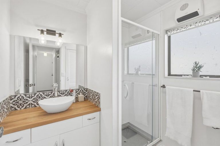 Photo of property in 8a Church Place, Whanganui, 4500