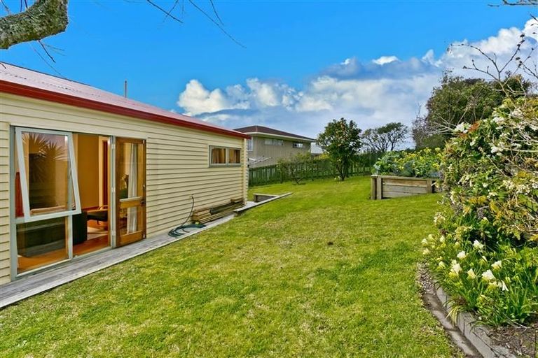 Photo of property in 18 Lingham Crescent, Torbay, Auckland, 0630