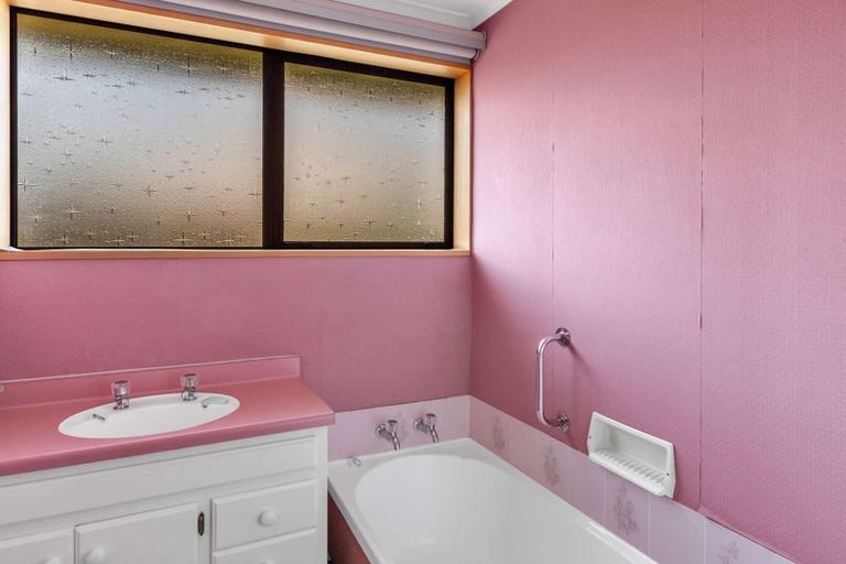 Photo of property in 3 Back Street, Tapanui, 9522