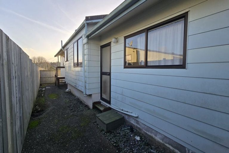 Photo of property in 1/18a Neal Avenue, Glenfield, Auckland, 0629