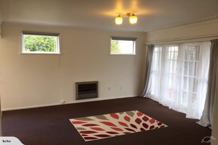 Photo of property in 2/25 Nutsey Avenue, Northcote, Auckland, 0627