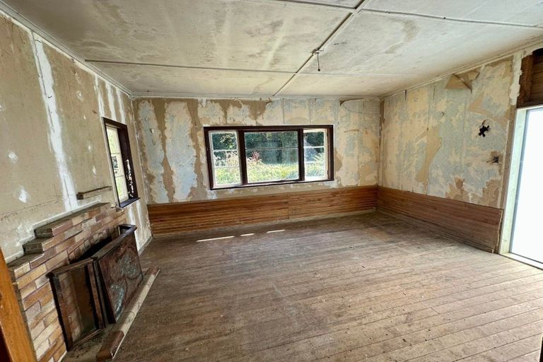 Photo of property in 17 Tongaporutu Road, Ohura, 3926