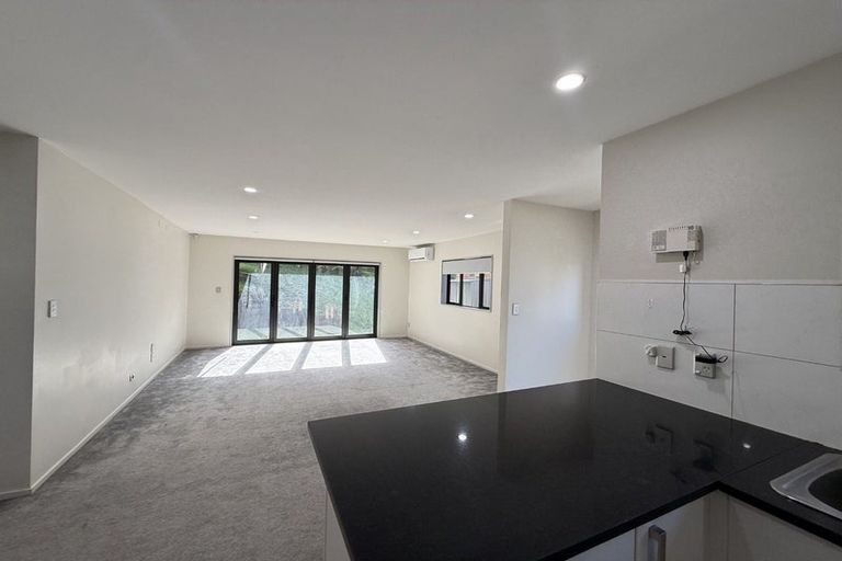 Photo of property in 21 Bangla Place, Massey, Auckland, 0614