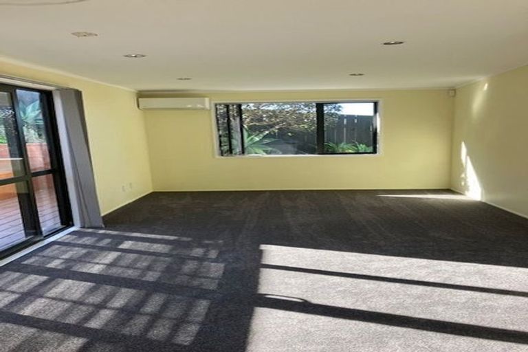 Photo of property in 43 Taioma Crescent, Te Atatu Peninsula, Auckland, 0610