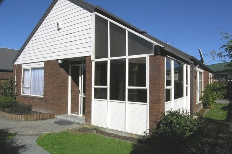 Photo of property in 2/13 Suva Street, Upper Riccarton, Christchurch, 8041