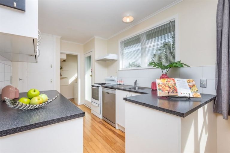 Photo of property in 594 Glenfield Road, Bayview, Auckland, 0629