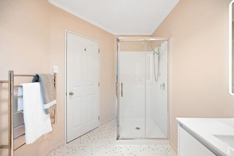 Photo of property in 34 Macmurdo Avenue, Glenview, Hamilton, 3206