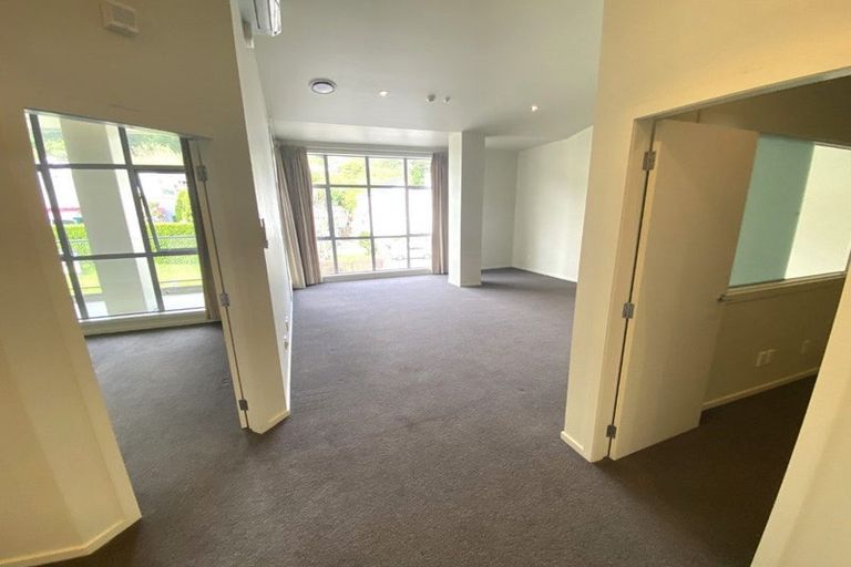 Photo of property in 2/20 Main Road, Tawa, Wellington, 5028