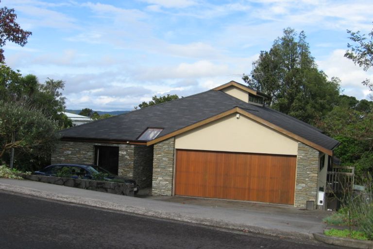 Photo of property in 8 Chisbury Terrace, Shelly Park, Auckland, 2014