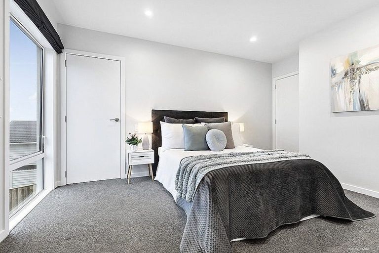 Photo of property in 56e Nicholson Road, Khandallah, Wellington, 6035