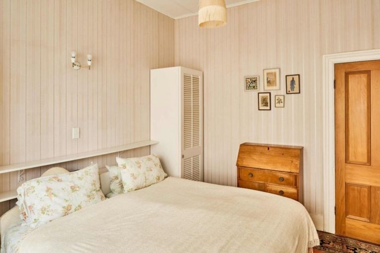 Photo of property in 45 Marine Parade, Eastbourne, Lower Hutt, 5013