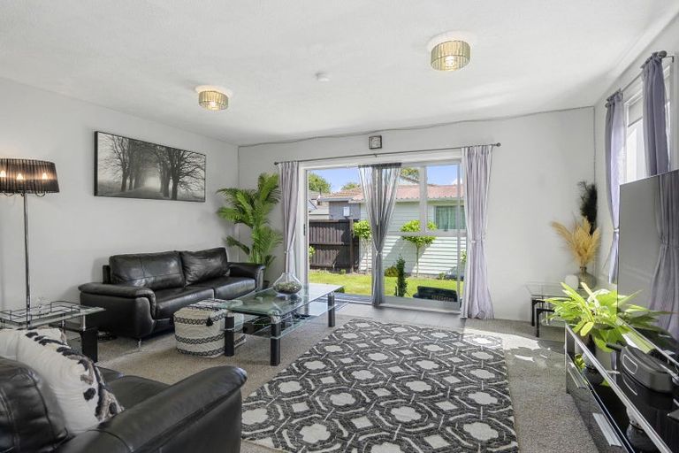 Photo of property in 2/62a Mackenzie Avenue, Woolston, Christchurch, 8023