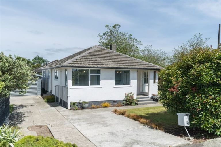 Photo of property in 2 Belfast Place, Roslyn, Palmerston North, 4414
