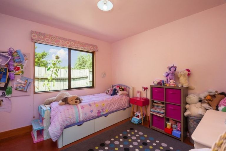 Photo of property in 6 Astelia Way, Waipahihi, Taupo, 3330