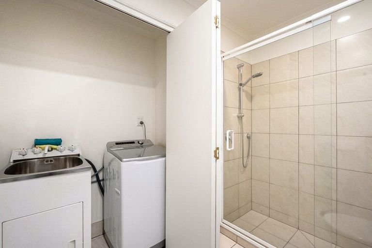 Photo of property in 2c/7-11 Bute Road, Browns Bay, Auckland, 0630