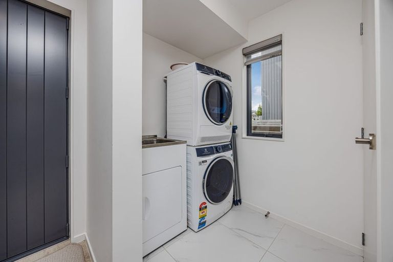 Photo of property in 50e Cascades Road, Pakuranga Heights, Auckland, 2010