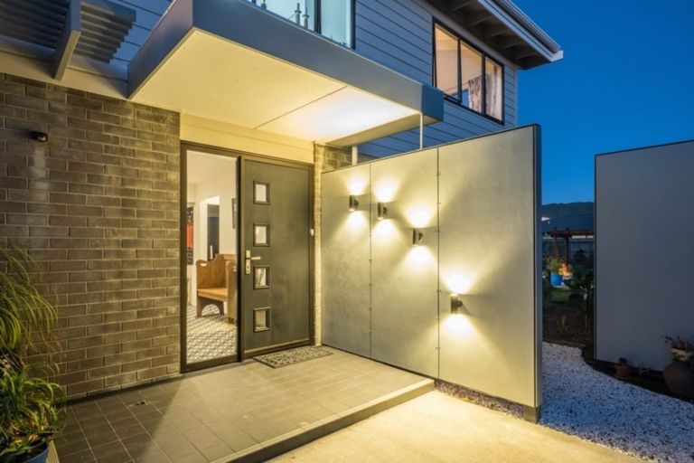 Photo of property in 106 Field Way, Waikanae Beach, Waikanae, 5036