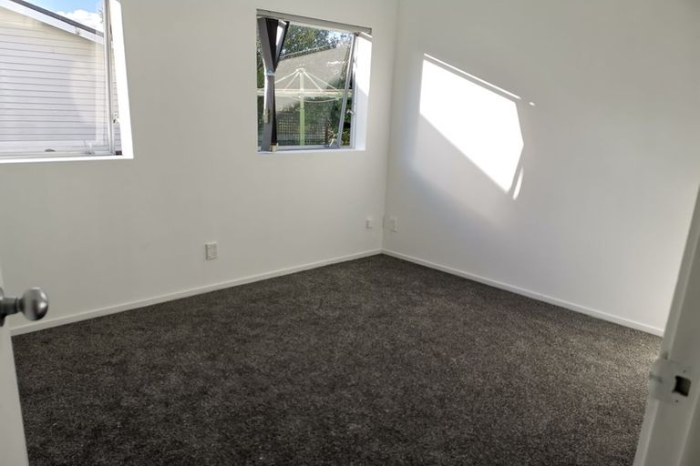 Photo of property in 1/11 Park Avenue, Northcote, Auckland, 0626