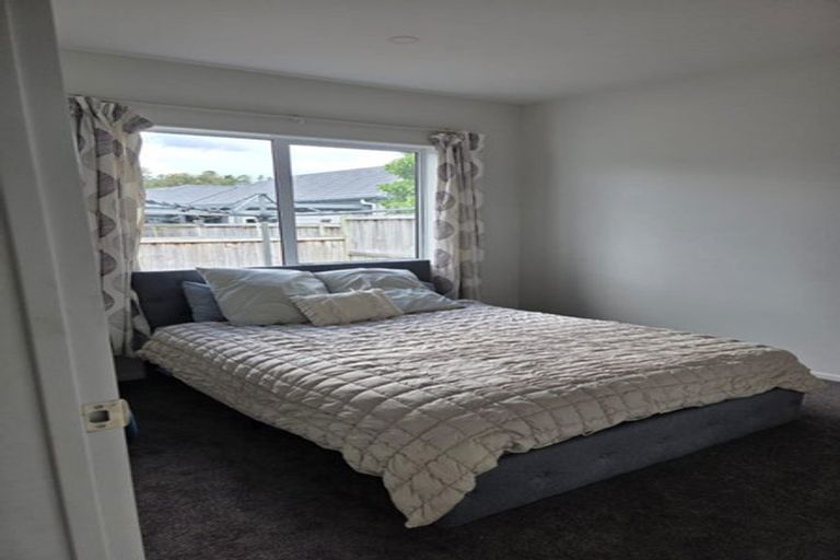 Photo of property in 7 Vinistra Road, Kumeu, 0810