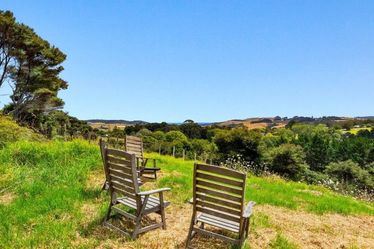 Photo of property in 379 Muriwai Road, Waimauku, 0881