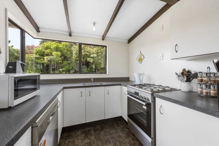 Photo of property in 7 Mcmanaway Grove, Stokes Valley, Lower Hutt, 5019