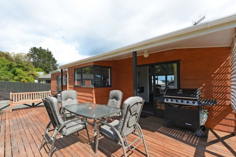 Photo of property in 7 Mcmanaway Grove, Stokes Valley, Lower Hutt, 5019