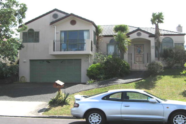 Photo of property in 26 Highgrove Lane, Totara Vale, Auckland, 0632