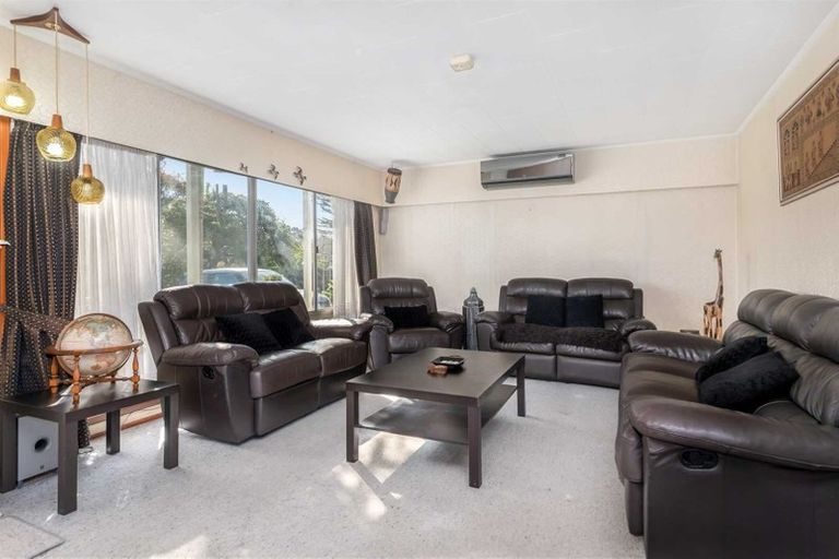 Photo of property in 94 Crawford Avenue, Mangere Bridge, Auckland, 2022