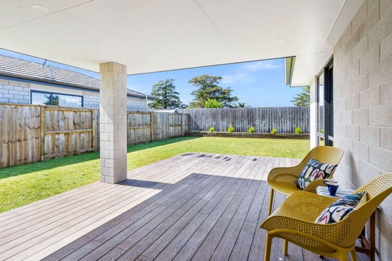 Photo of property in 63 Kaurinui Crescent, One Tree Point, 0118