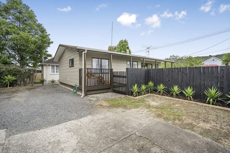 Photo of property in 2/1159 High Street, Taita, Lower Hutt, 5011